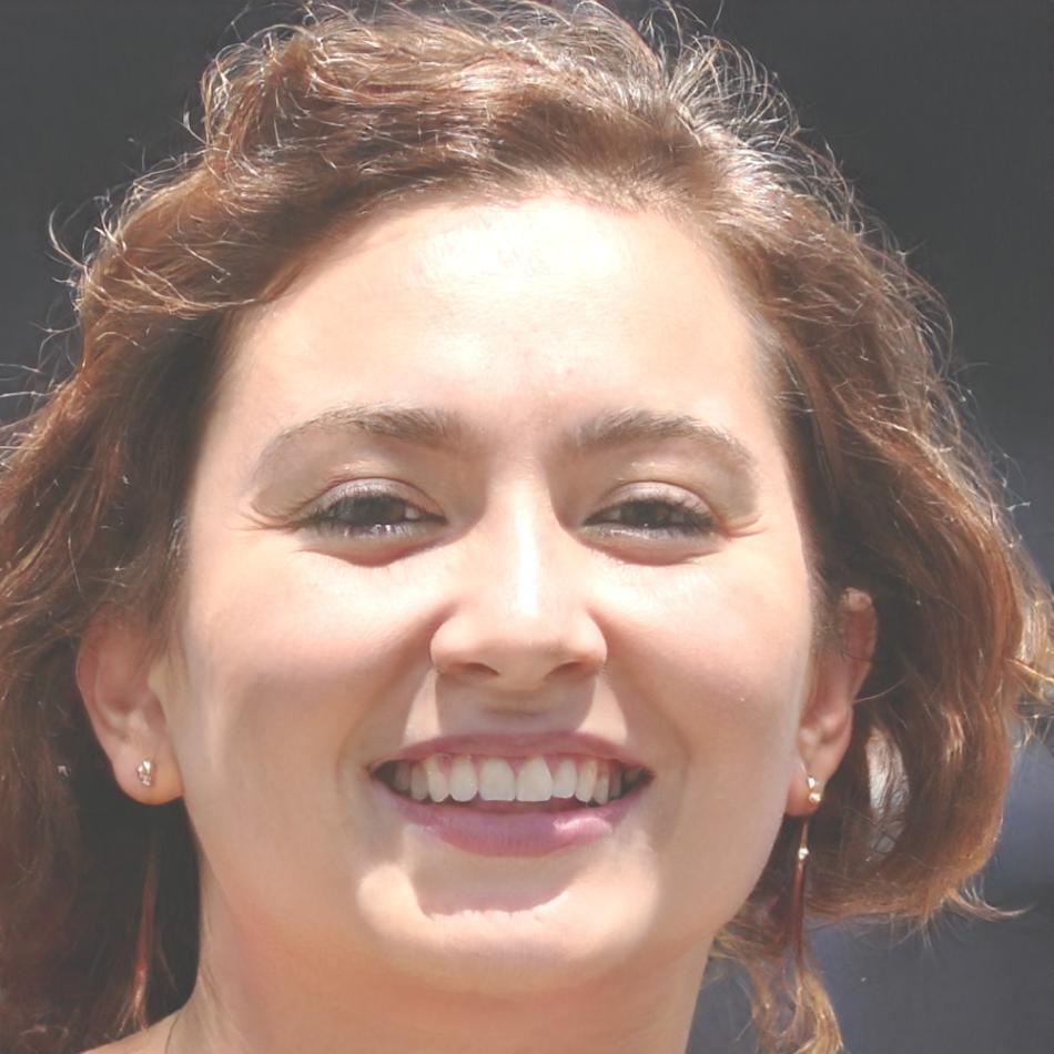 Lorena Villarroel, analista financiera tenaphonyxa